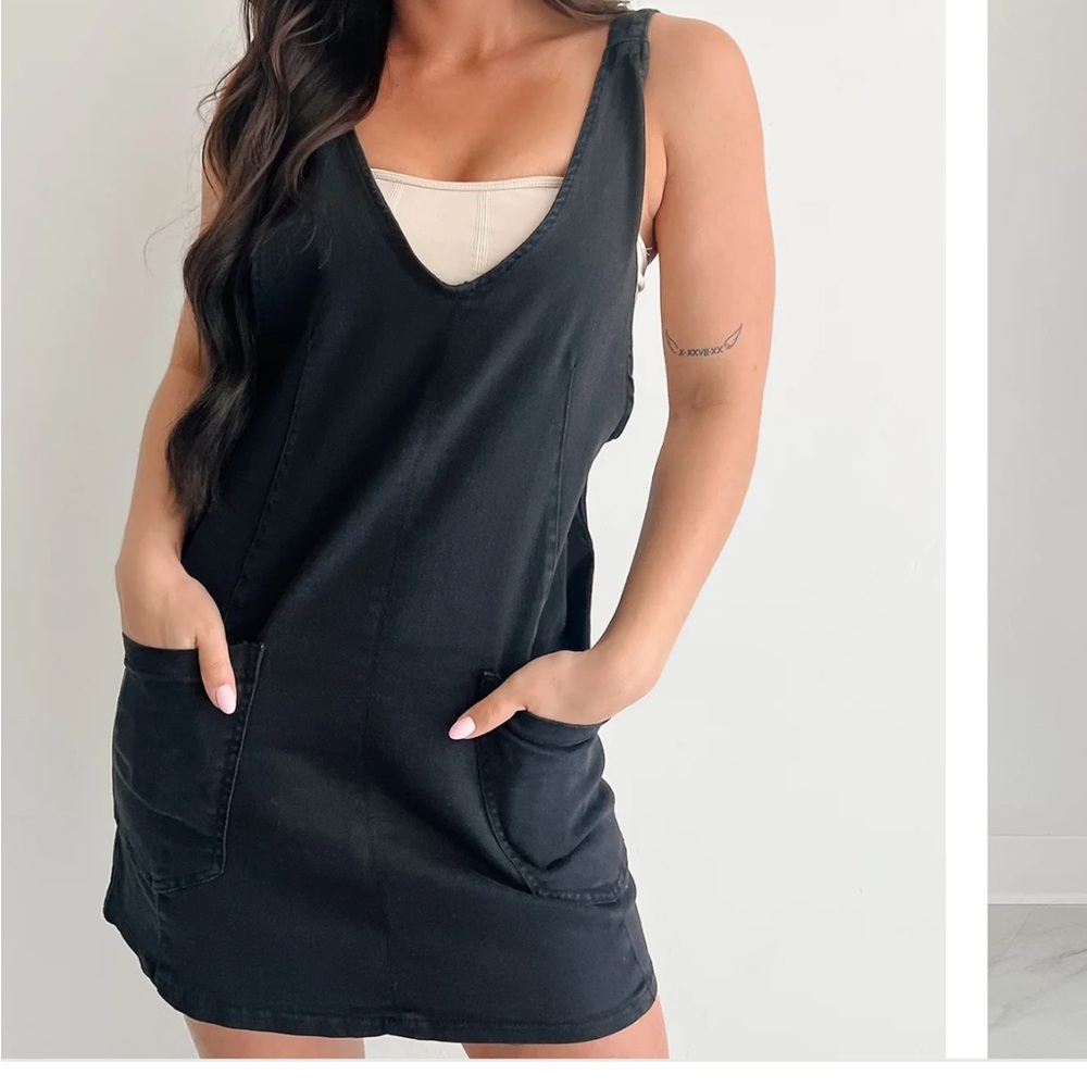 Zenana Outfitters Black Sleeveless Dress